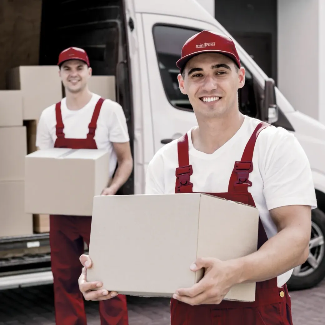 Vertrauensvolle Expressboten kümmern sich um Ihre Ware minitrans Boten bei der Arbeit